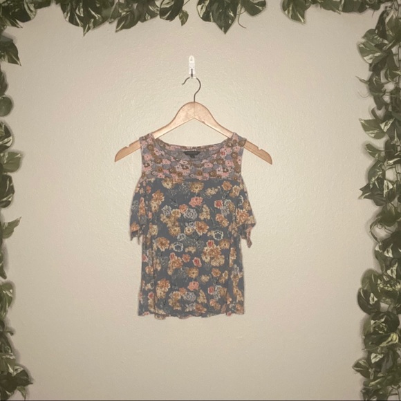 🆕Lucky Brand Cold Shoulder Top Floral - Picture 3 of 6